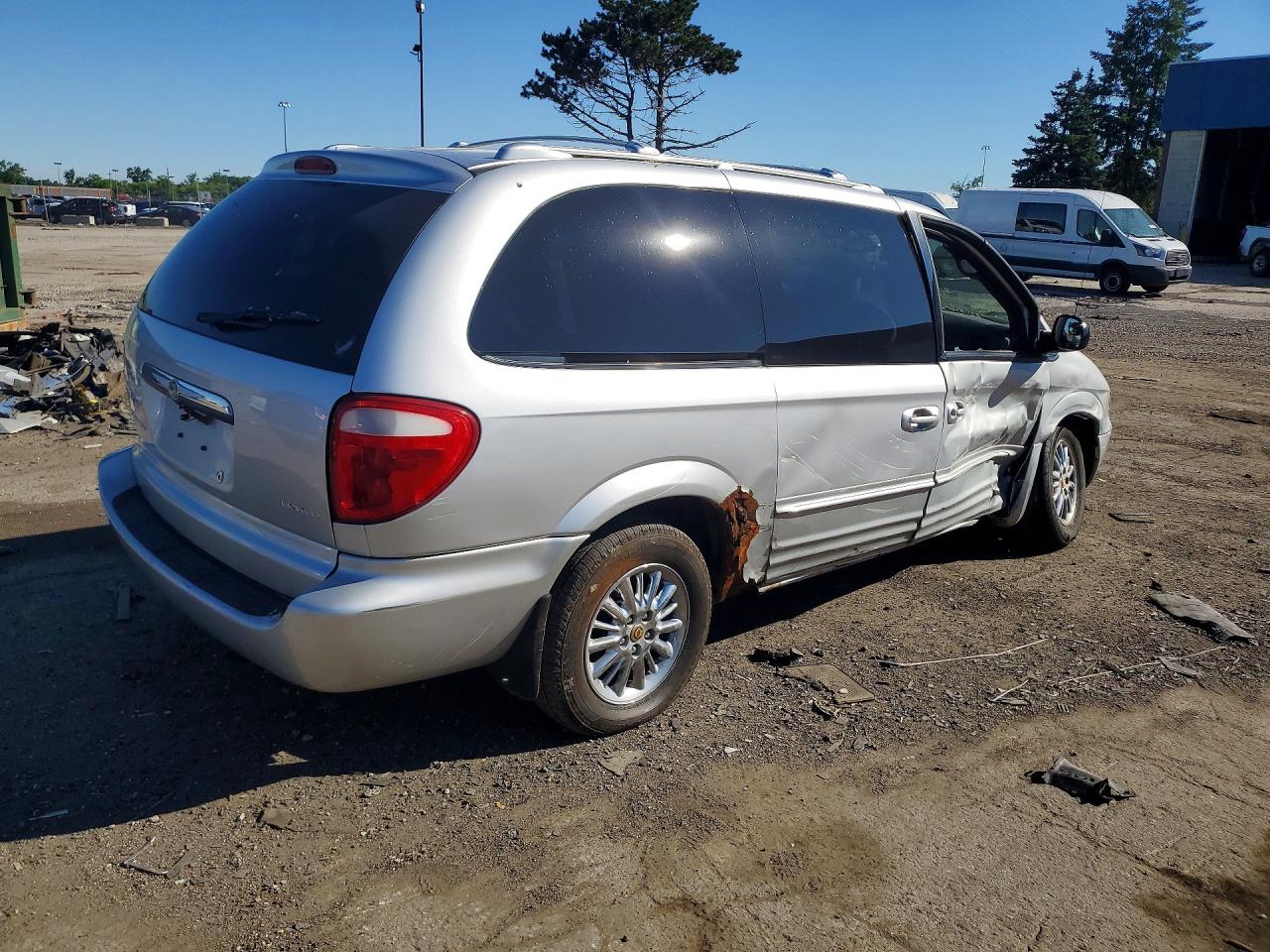 2002 Chrysler Town & Country Limited Silver vin: 2C8GP64L22R597953