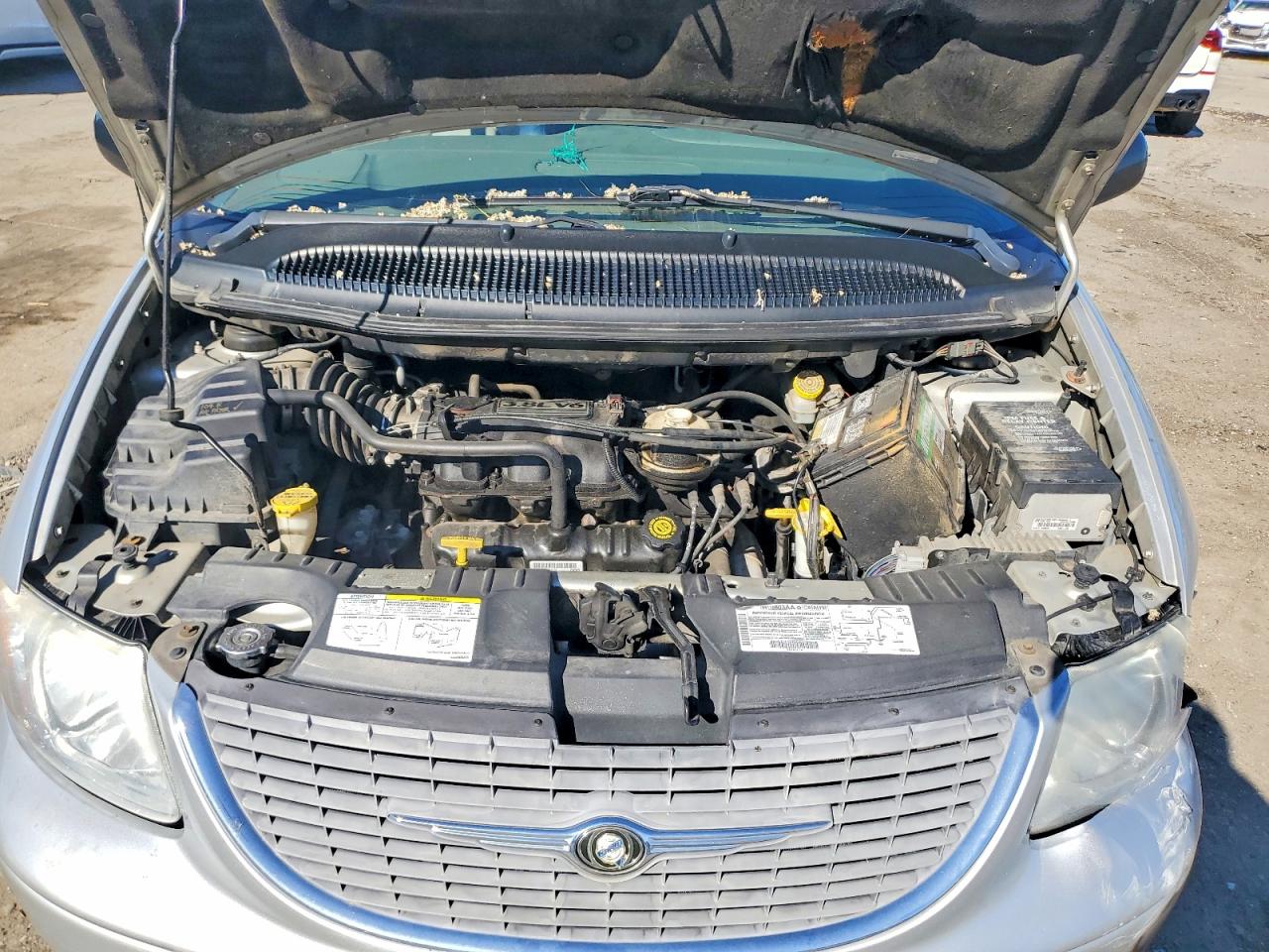 2002 Chrysler Town & Country Limited Silver vin: 2C8GP64L22R597953