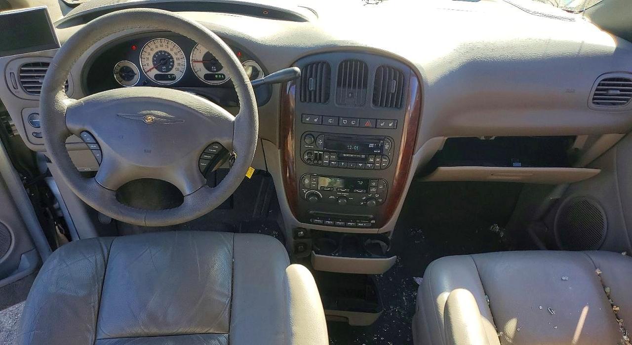 2002 Chrysler Town & Country Limited Silver vin: 2C8GP64L22R597953