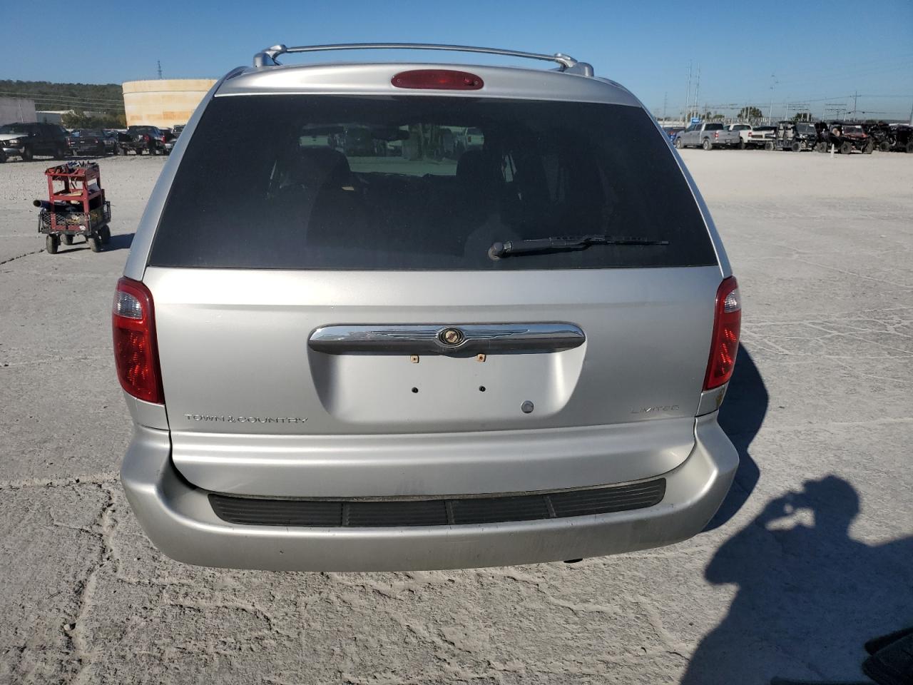 2003 Chrysler Town & Country Limited Silver vin: 2C8GP64L23R223845