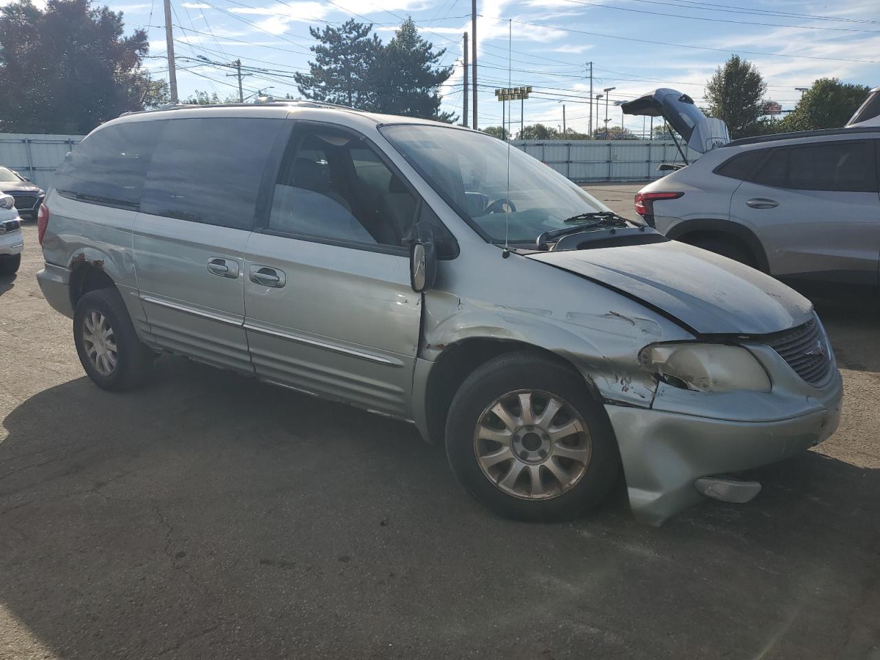 2003 Chrysler Town & Country Limited Серебряный vin: 2C8GP64L23R256618