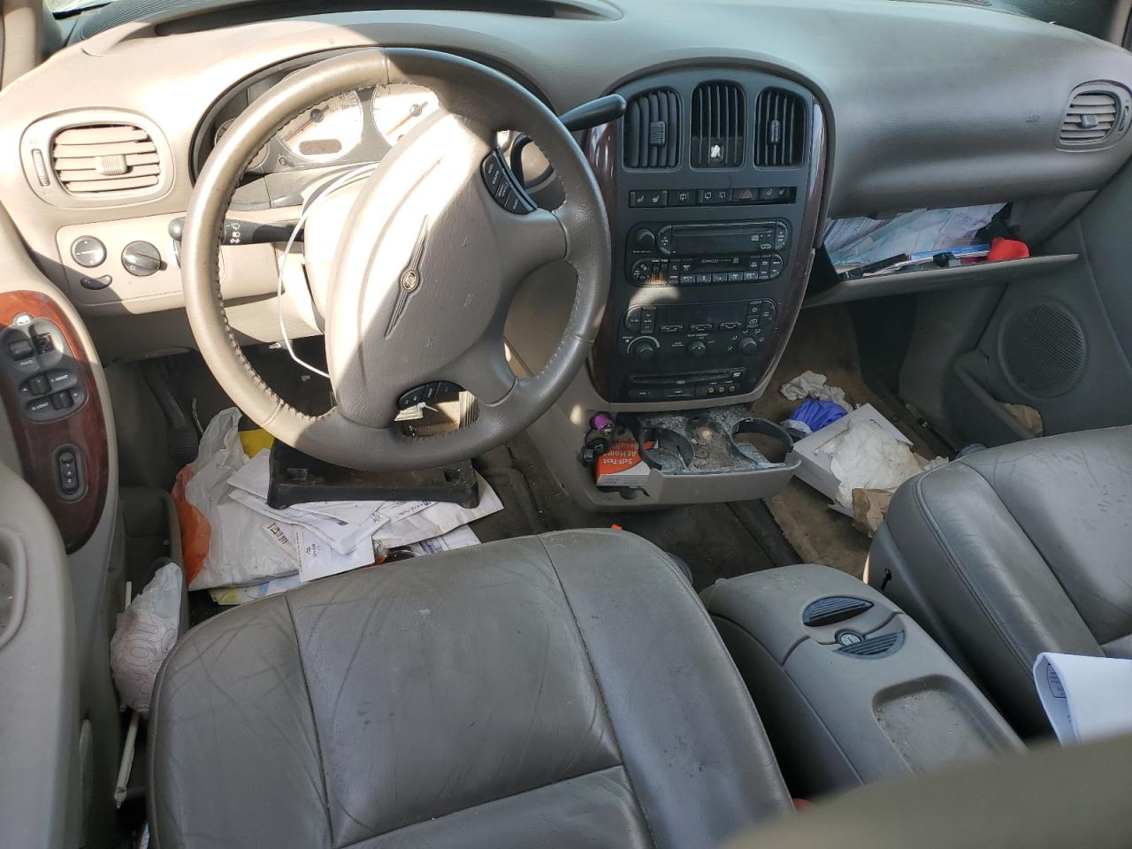 2003 Chrysler Town & Country Limited Серебряный vin: 2C8GP64L23R256618