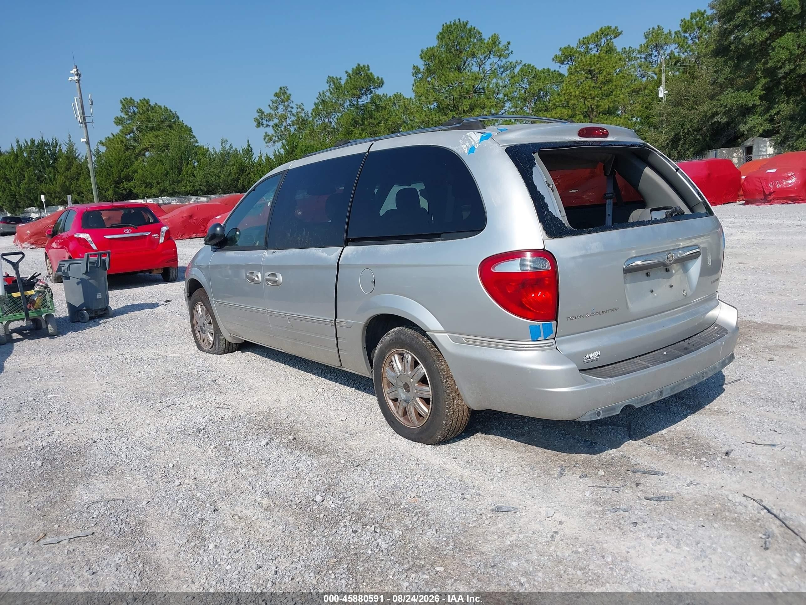 2005 Chrysler Town & Country Limited Серебряный vin: 2C8GP64L25R192924