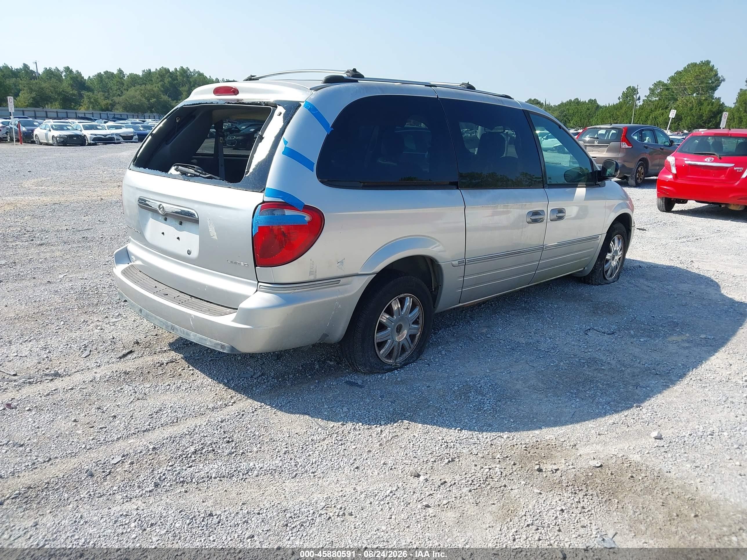 2005 Chrysler Town & Country Limited Серебряный vin: 2C8GP64L25R192924
