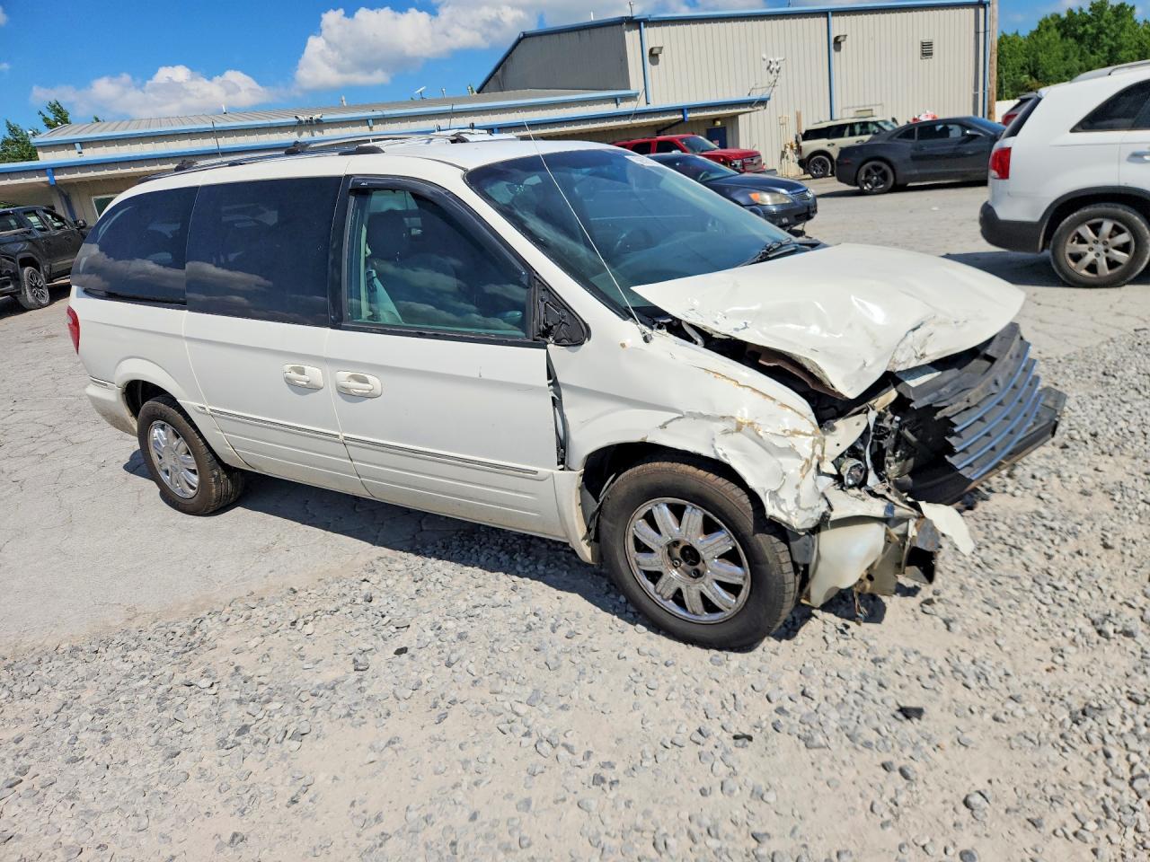2005 Chrysler Town & Country Limited White vin: 2C8GP64L25R202495