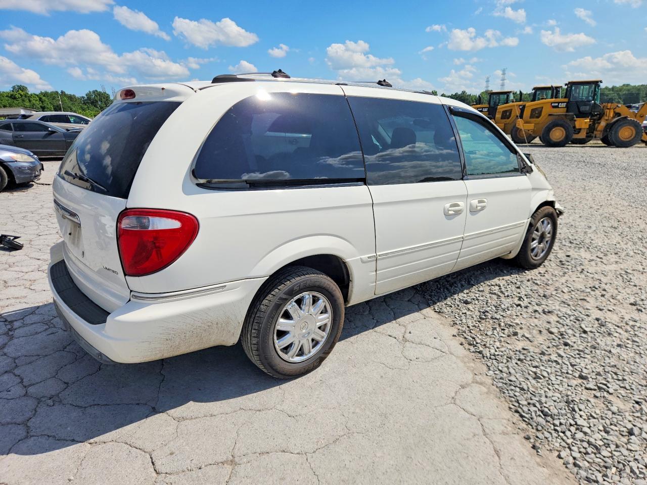 2005 Chrysler Town & Country Limited White vin: 2C8GP64L25R202495