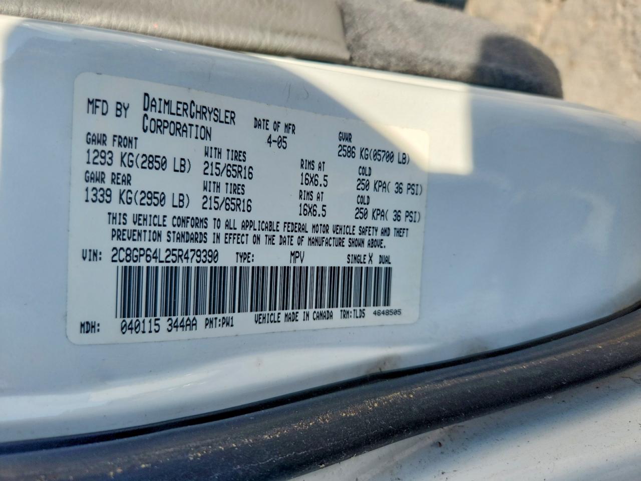 2005 Chrysler Town & Country Limited Белый vin: 2C8GP64L25R479390
