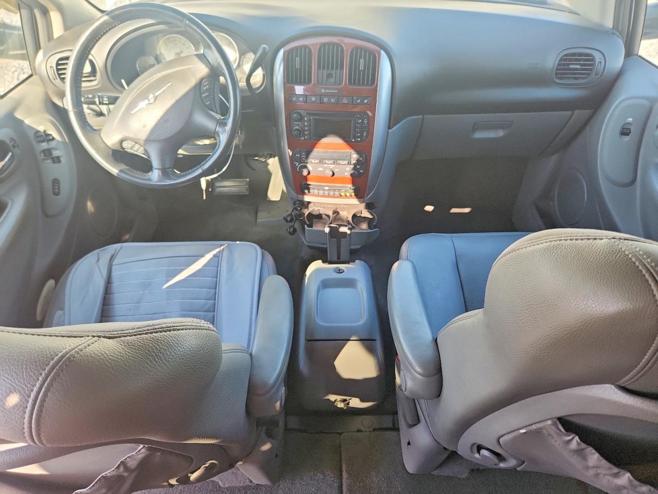 2005 Chrysler Town & Country Limited Белый vin: 2C8GP64L25R479390