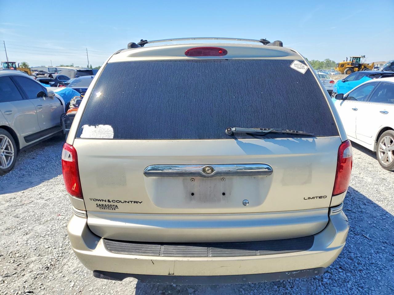 2005 Chrysler Town & Country Limited Gold vin: 2C8GP64L25R594524