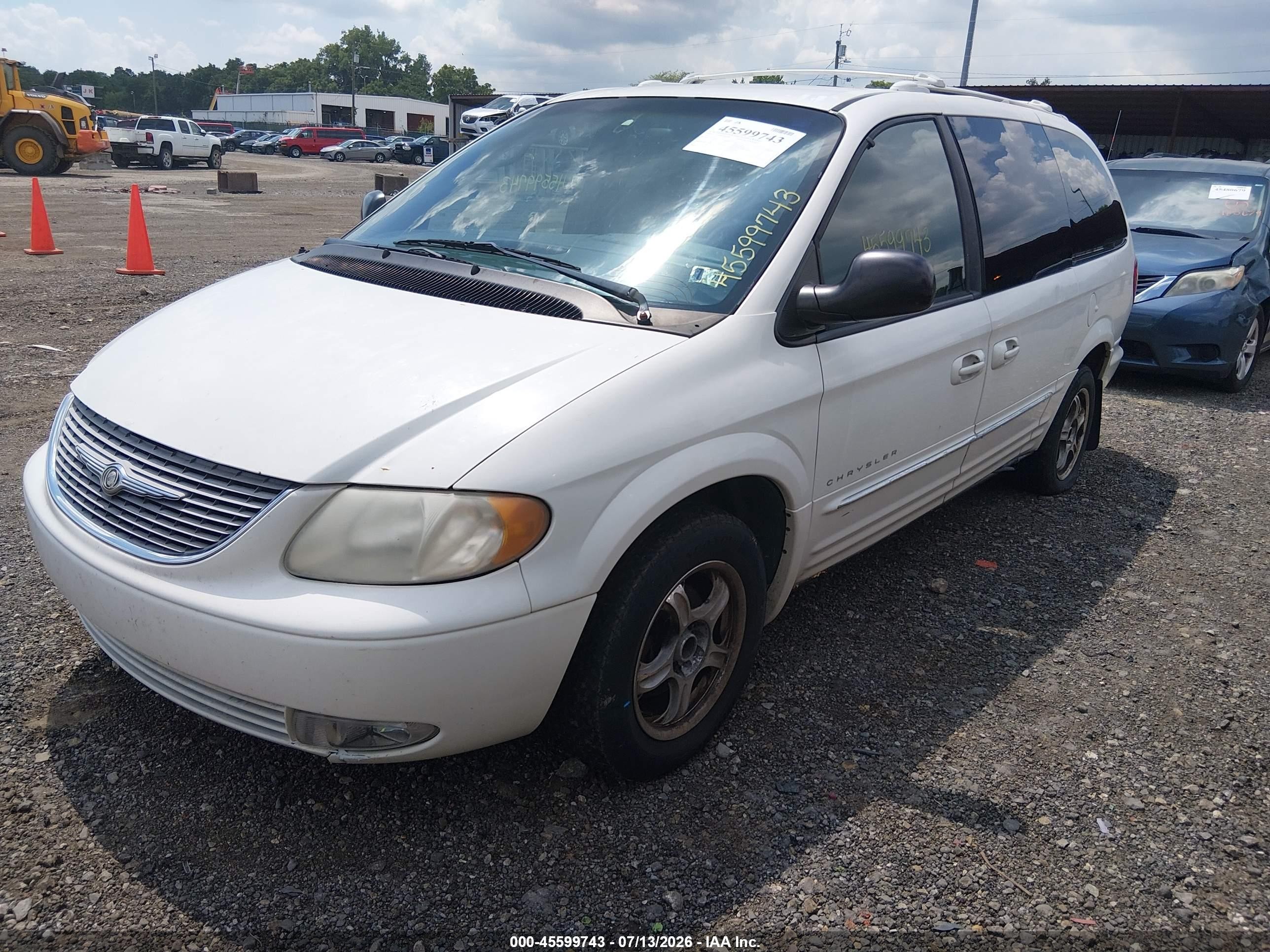 2001 Chrysler Town & Country Limited White vin: 2C8GP64L31R277281