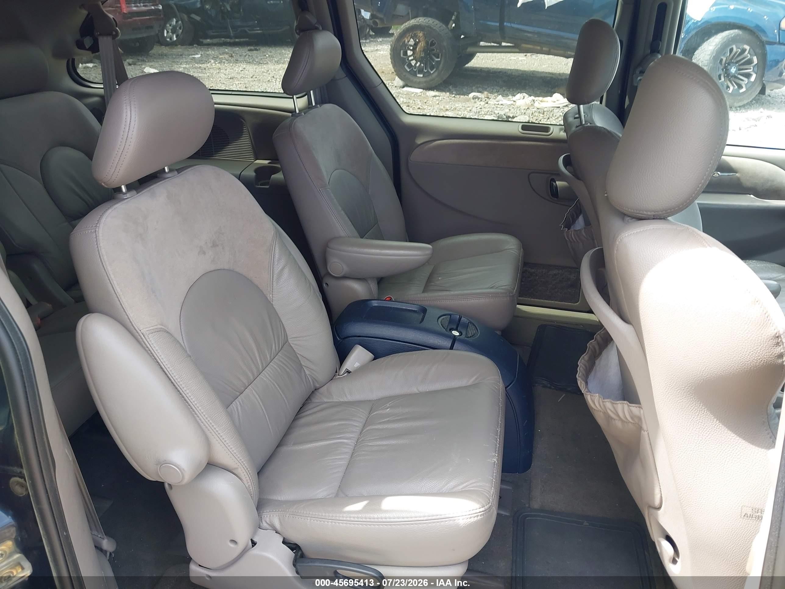 2003 Chrysler Town & Country Limited Blue vin: 2C8GP64L33R113841