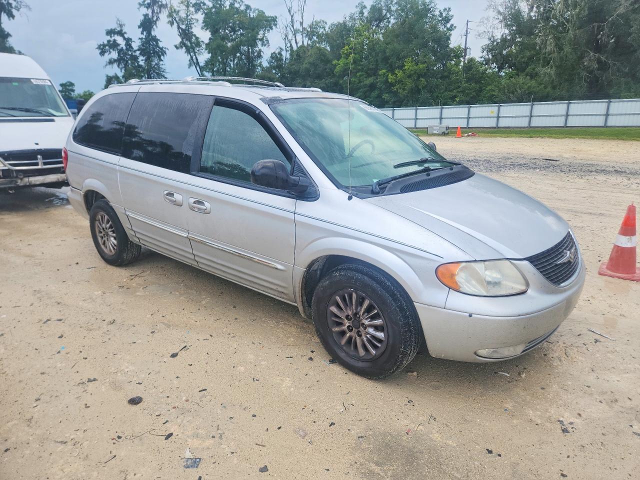 2003 Chrysler Town & Country Limited Серебряный vin: 2C8GP64L33R132275