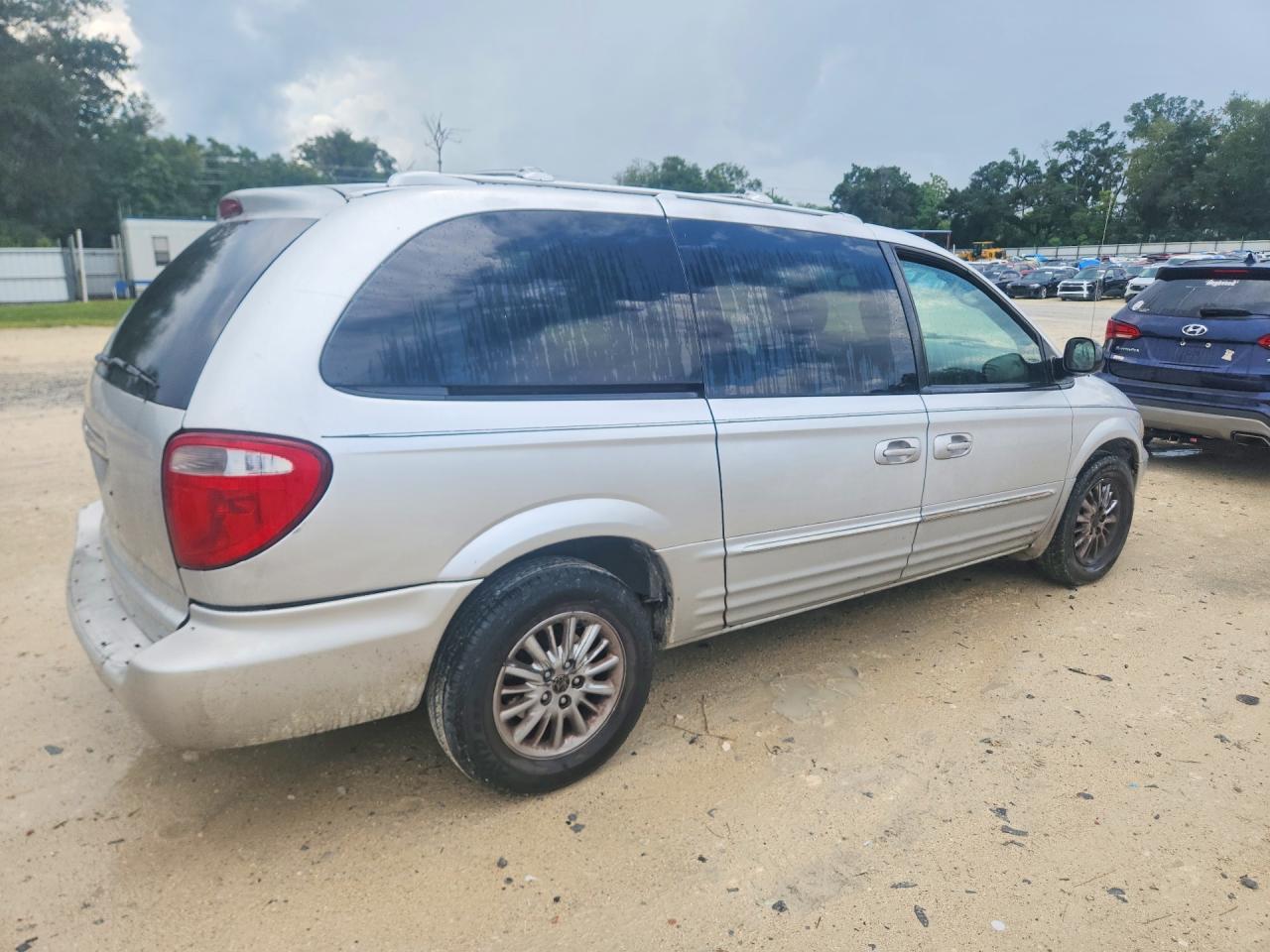 2003 Chrysler Town & Country Limited Серебряный vin: 2C8GP64L33R132275