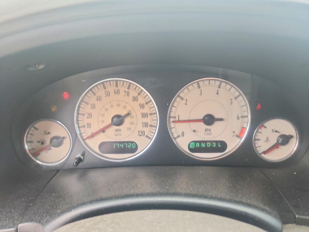 2003 Chrysler Town & Country Limited Серебряный vin: 2C8GP64L33R132275