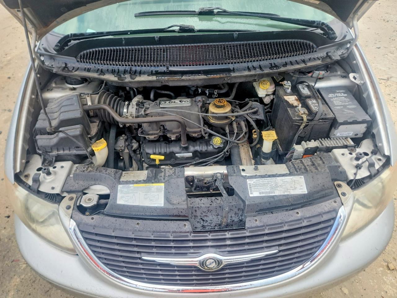 2003 Chrysler Town & Country Limited Серебряный vin: 2C8GP64L33R132275