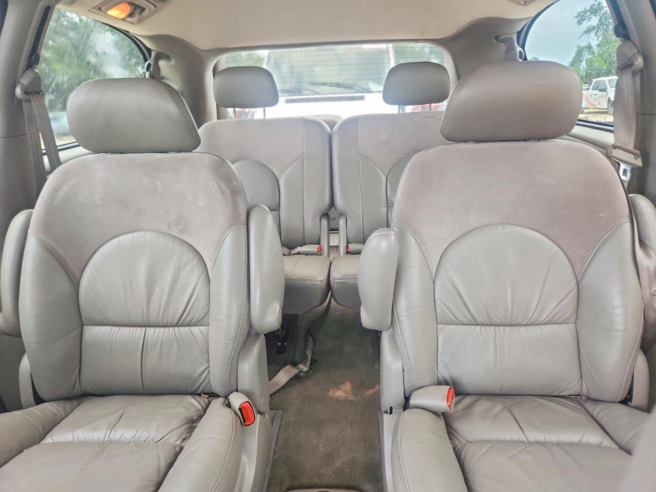 2003 Chrysler Town & Country Limited Серебряный vin: 2C8GP64L33R132275