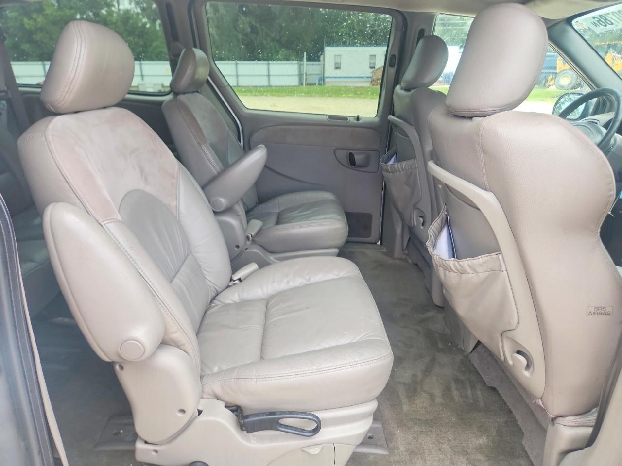 2003 Chrysler Town & Country Limited Серебряный vin: 2C8GP64L33R132275