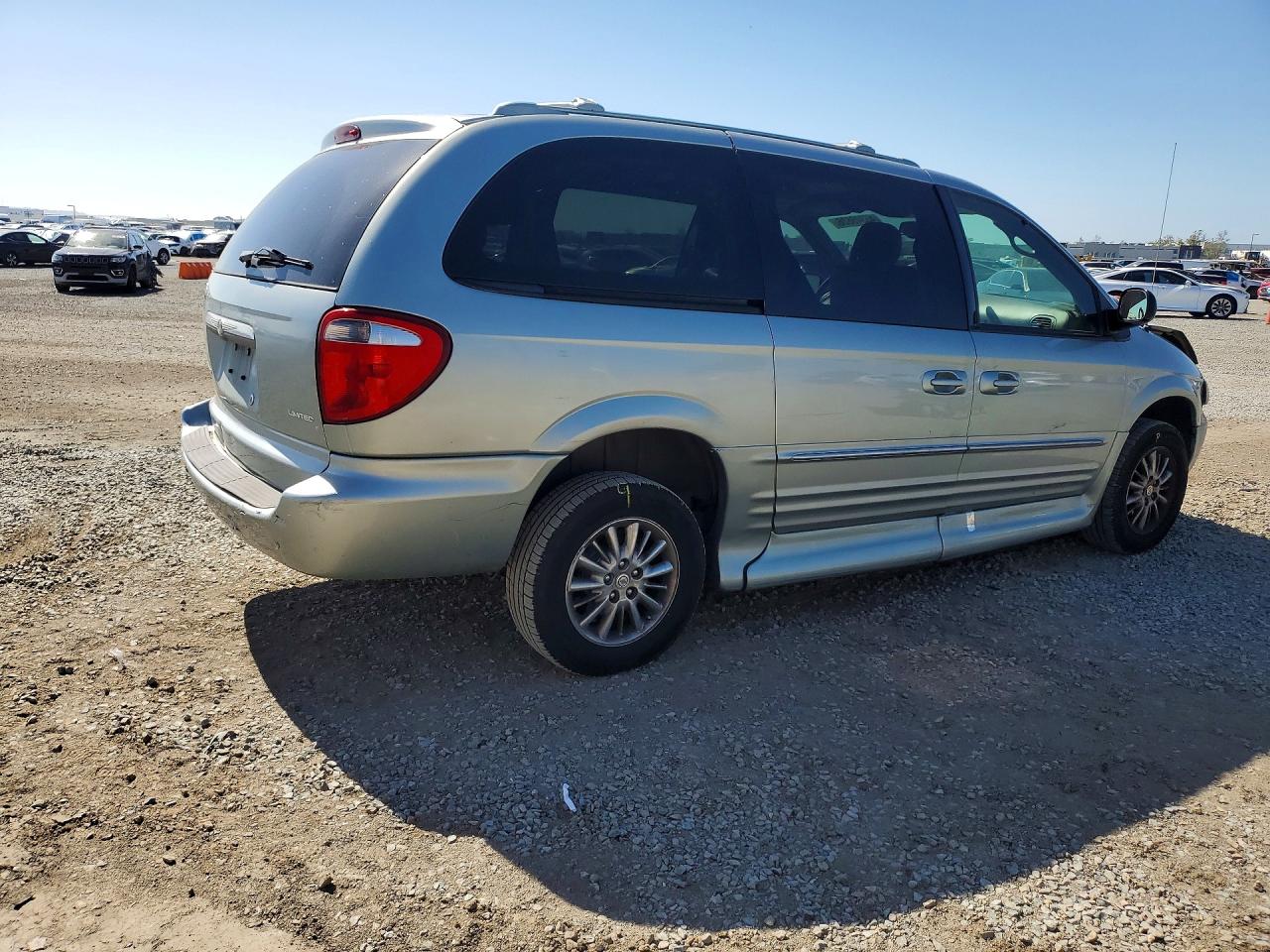 2003 Chrysler Town & Country Limited Silver vin: 2C8GP64L33R211137