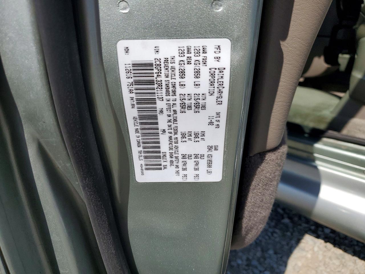 2003 Chrysler Town & Country Limited Silver vin: 2C8GP64L33R211137