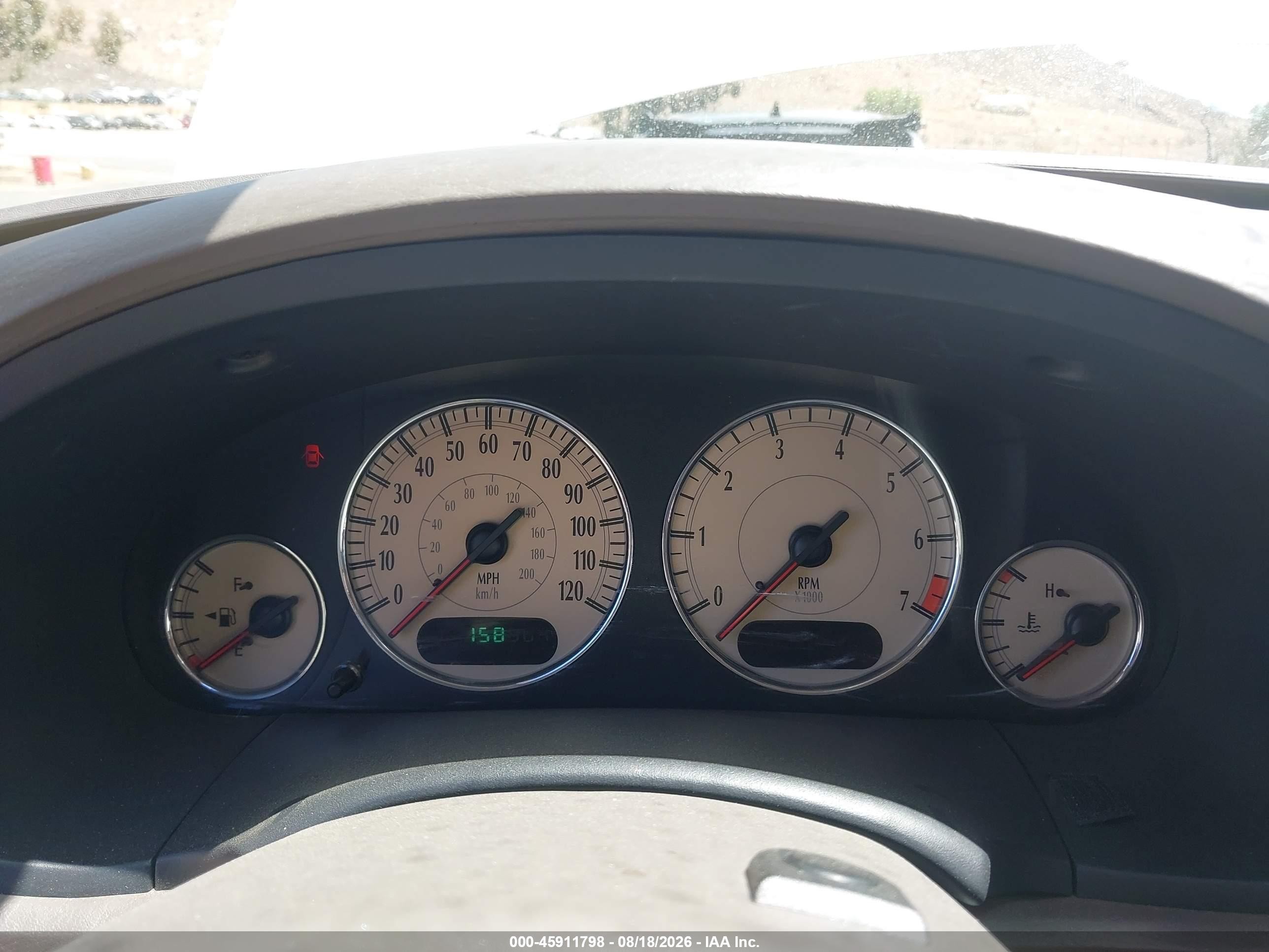 2003 Chrysler Town & Country Limited Белый vin: 2C8GP64L33R233820