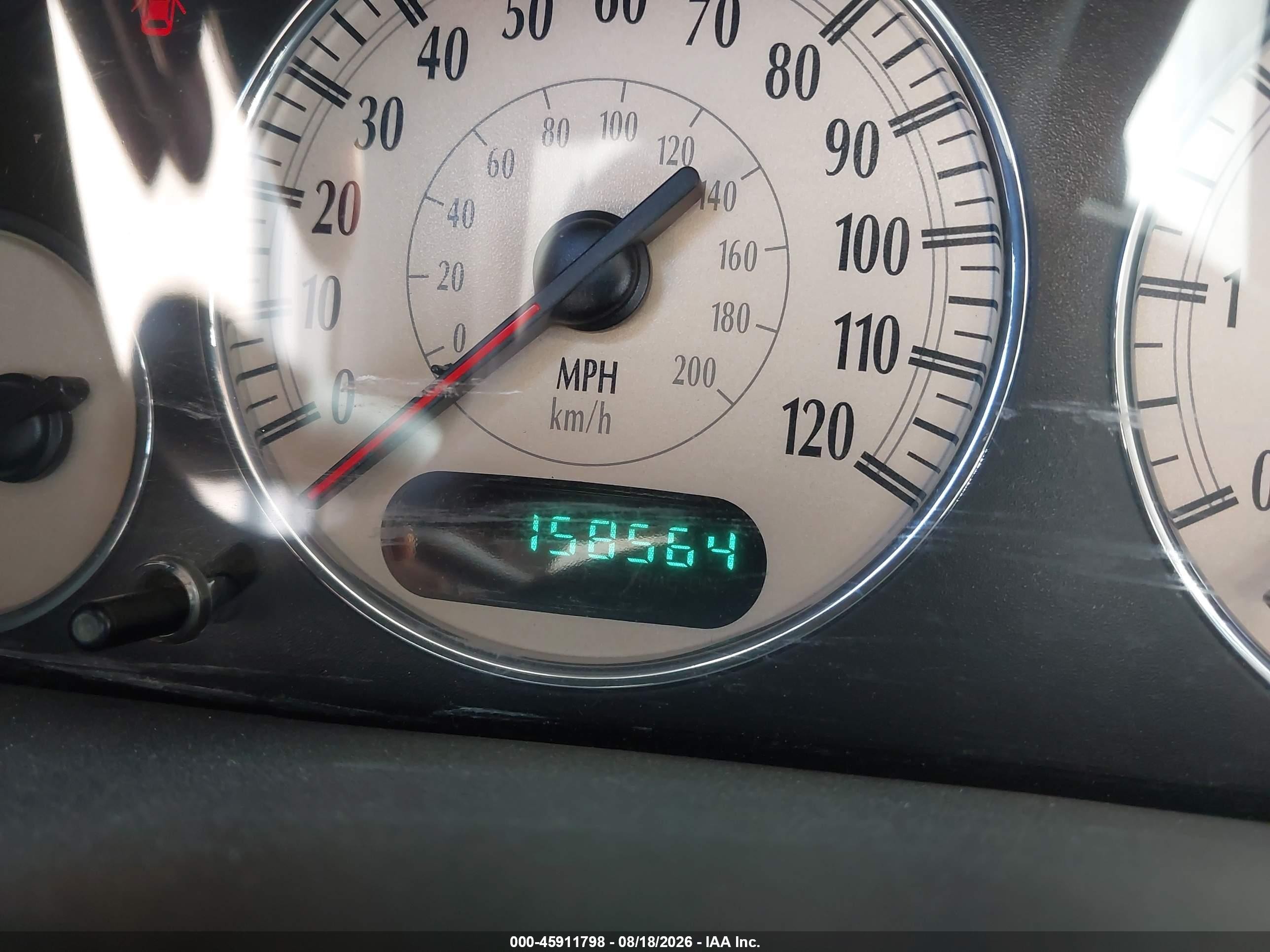 2003 Chrysler Town & Country Limited Белый vin: 2C8GP64L33R233820