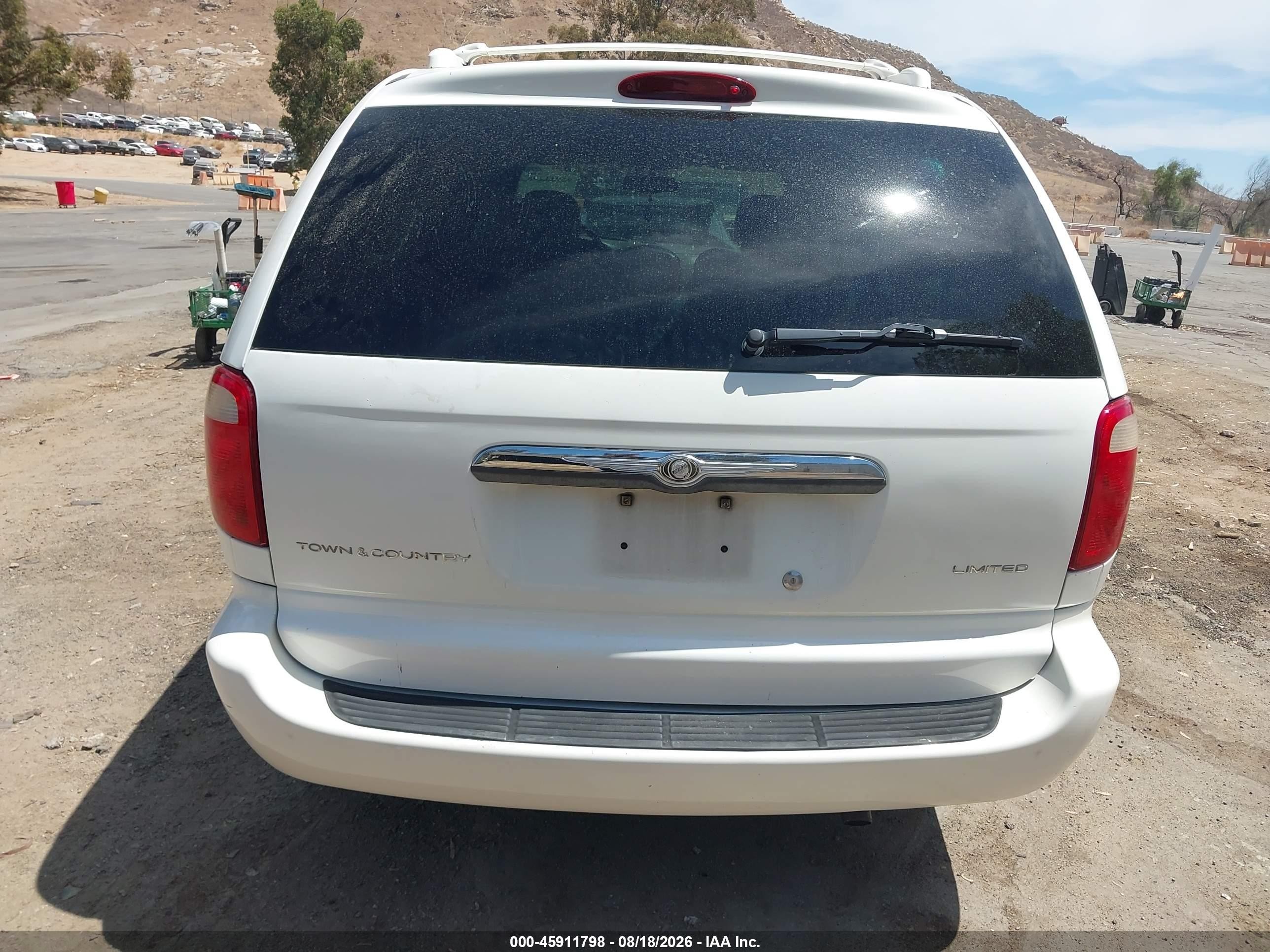 2003 Chrysler Town & Country Limited Белый vin: 2C8GP64L33R233820
