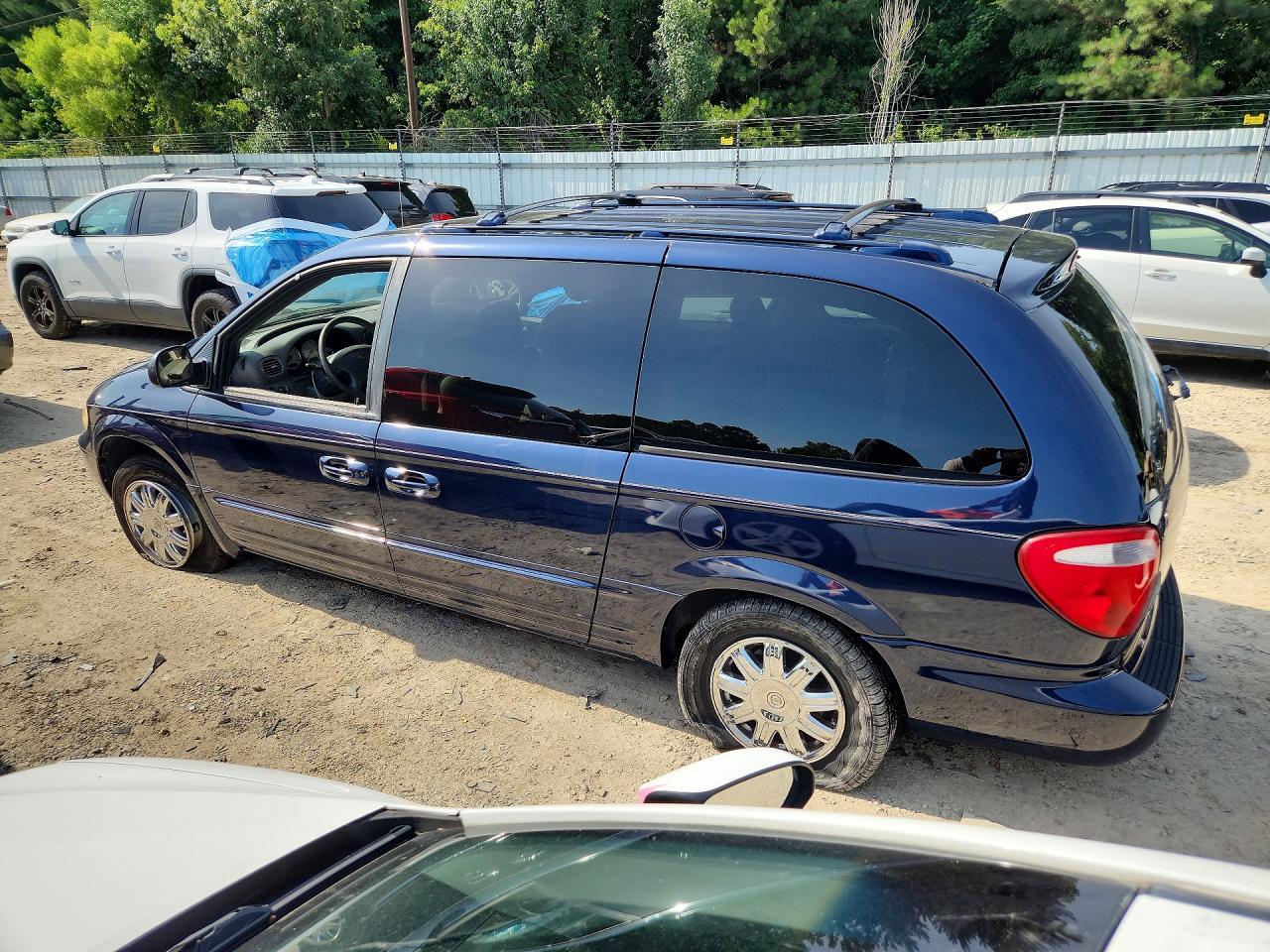 2003 Chrysler Town & Country Limited Blue vin: 2C8GP64L33R389775