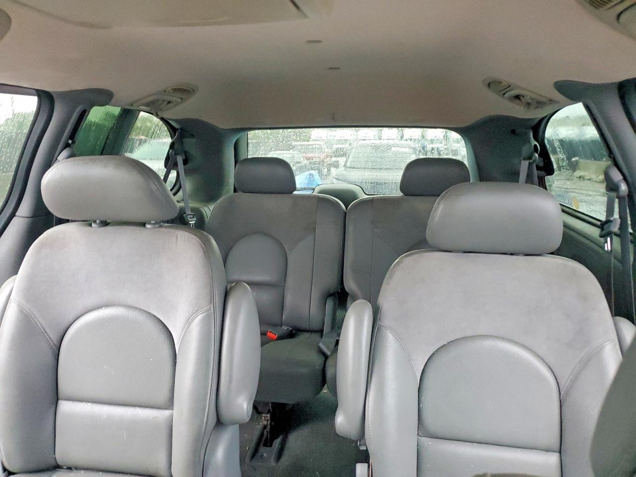 2004 Chrysler Town & Country Limited Red vin: 2C8GP64L34R594336