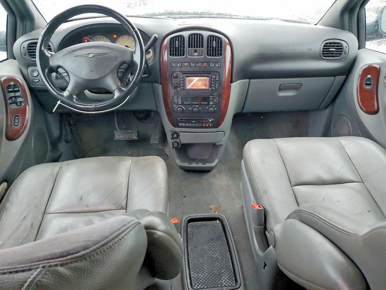 2004 Chrysler Town & Country Limited Red vin: 2C8GP64L34R594336