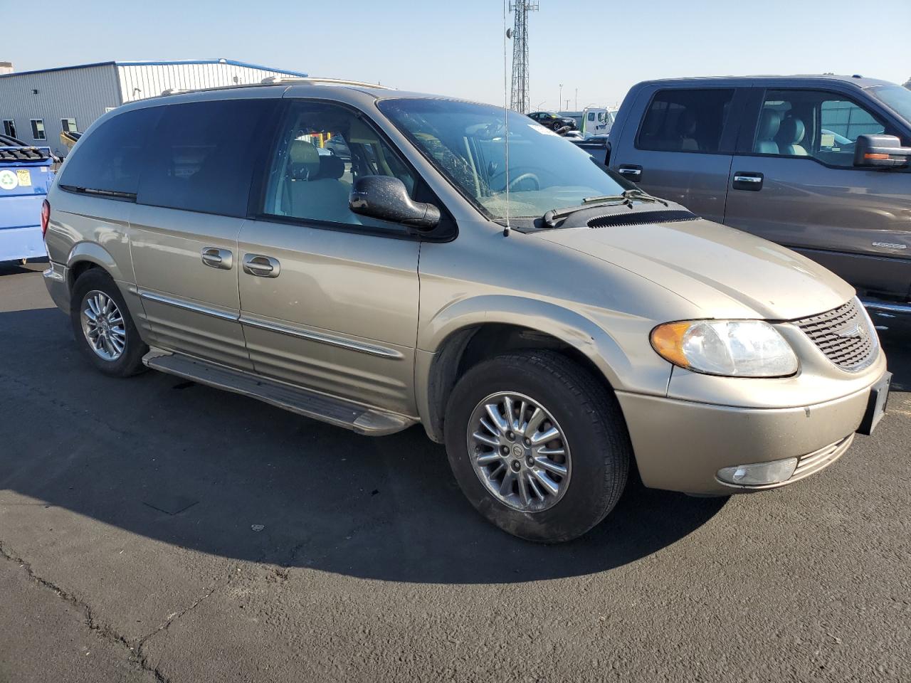 2003 Chrysler Town & Country Limited Tan vin: 2C8GP64L43R158528