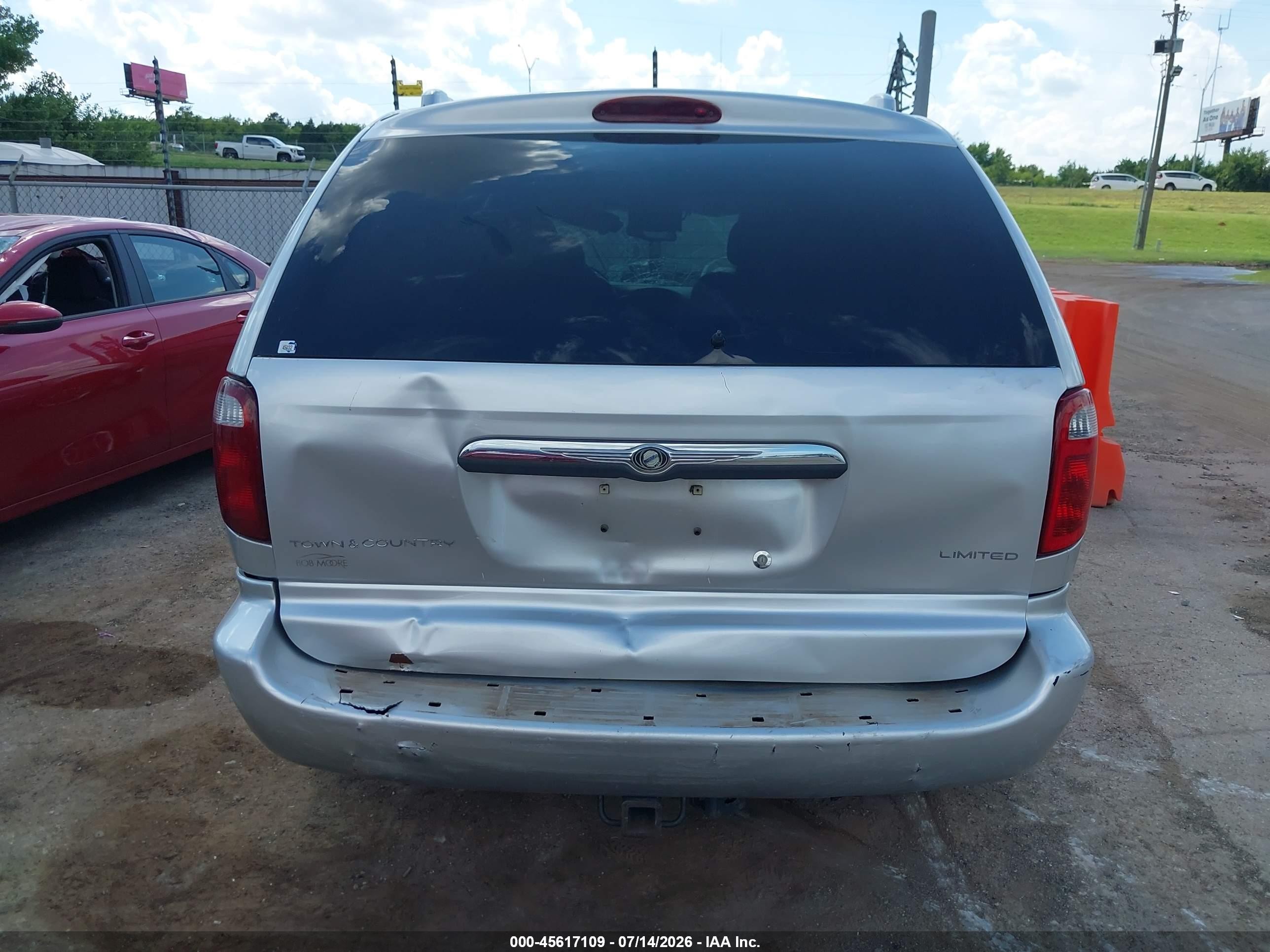 2003 Chrysler Town & Country Limited Silver vin: 2C8GP64L43R189262