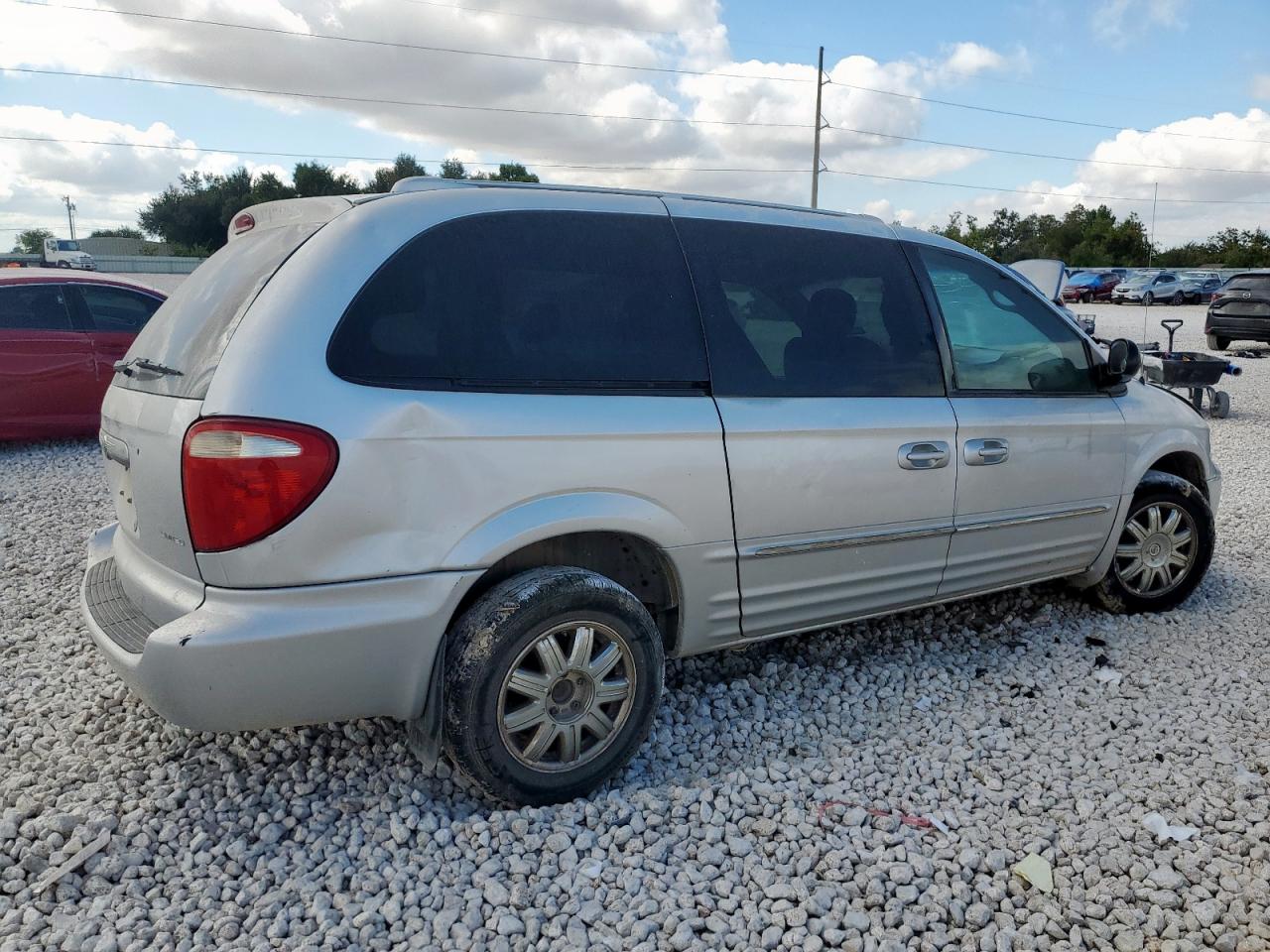2003 Chrysler Town & Country Limited Silver vin: 2C8GP64L43R347311