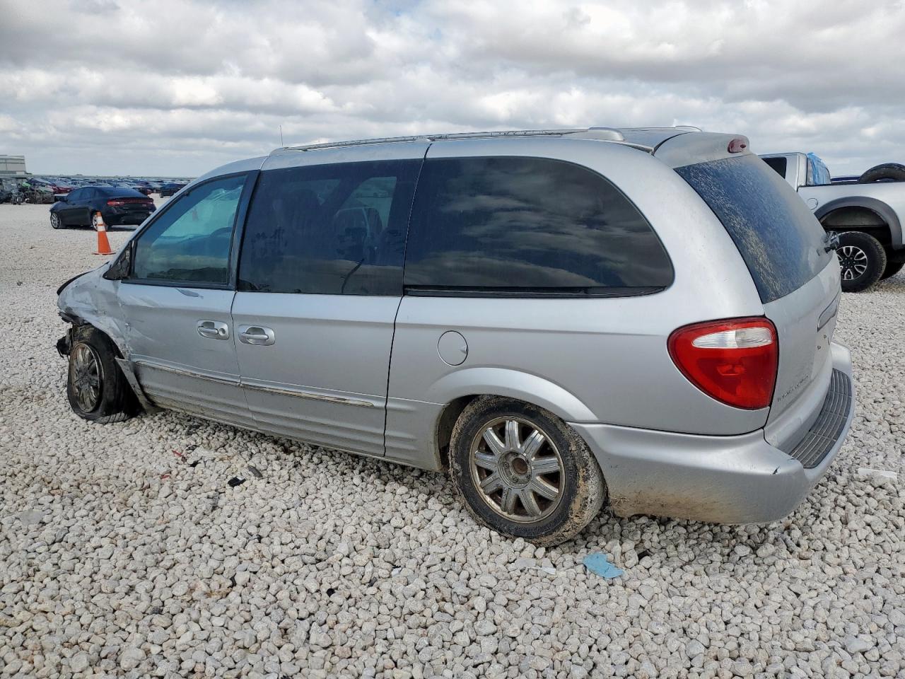 2003 Chrysler Town & Country Limited Silver vin: 2C8GP64L43R347311