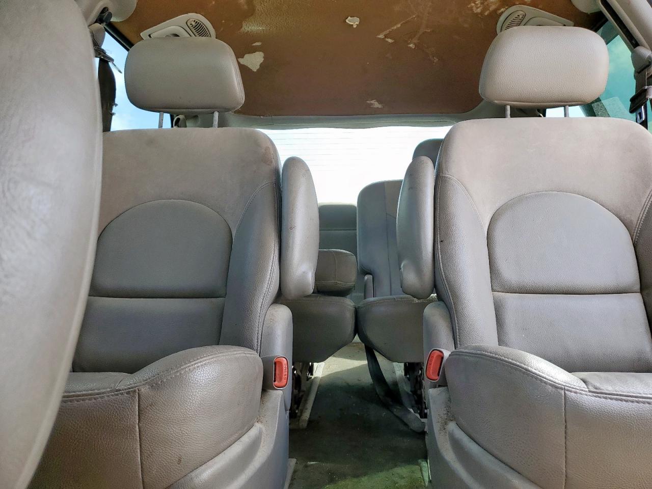 2003 Chrysler Town & Country Limited Silver vin: 2C8GP64L43R347311