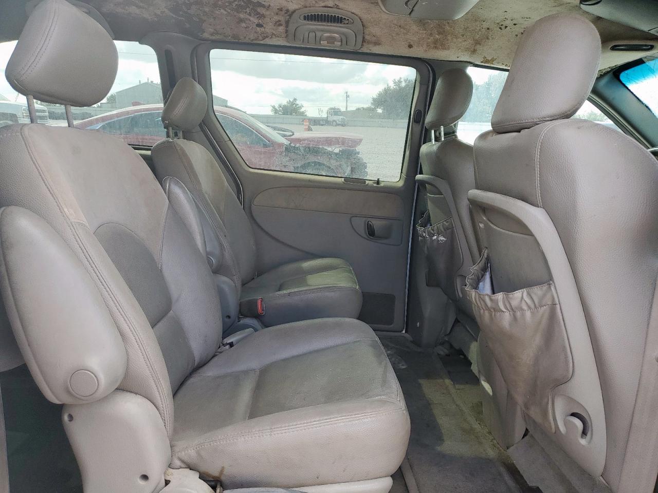 2003 Chrysler Town & Country Limited Silver vin: 2C8GP64L43R347311