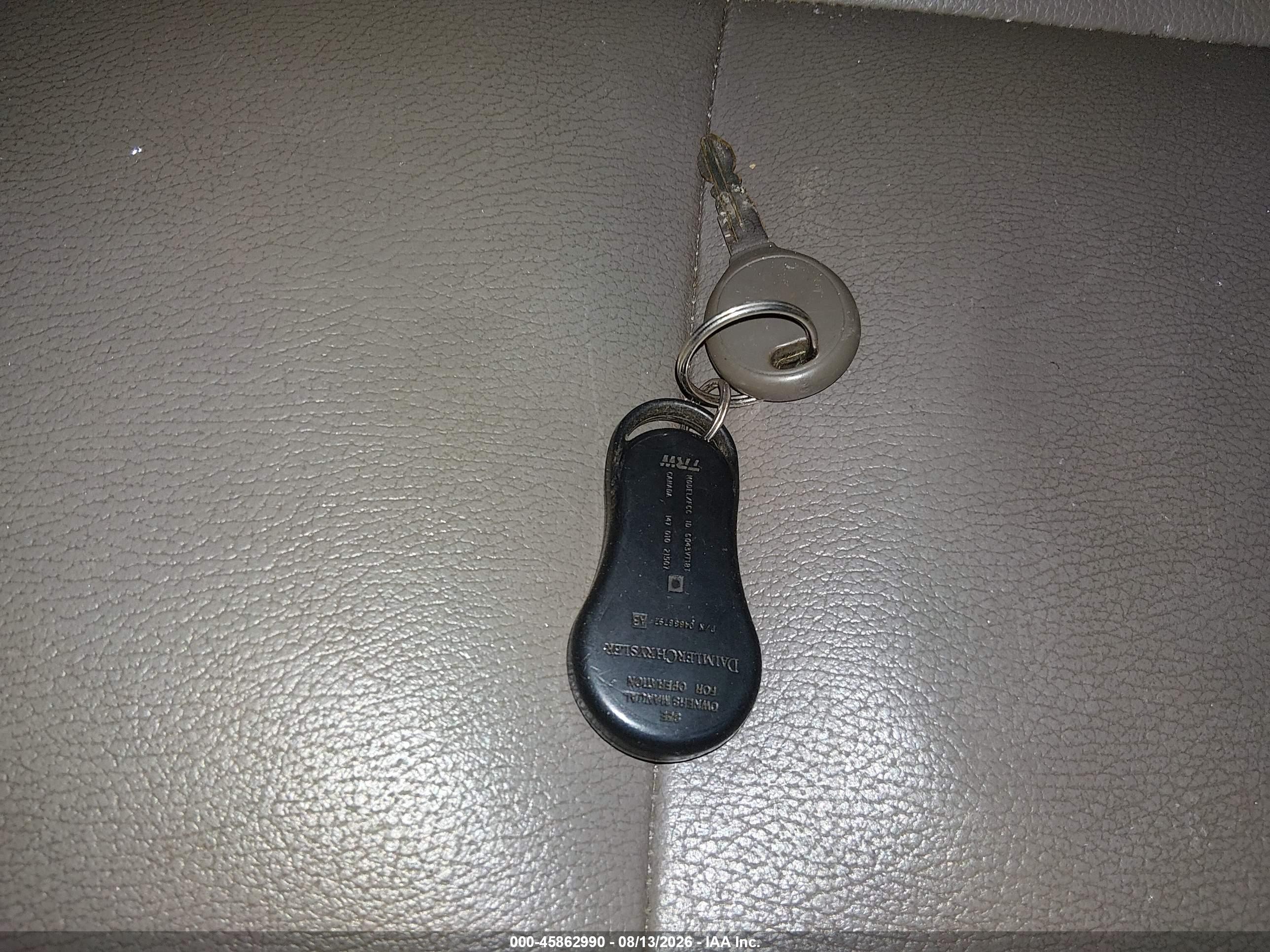 2003 Chrysler Town & Country Limited Серебряный vin: 2C8GP64L43R362603