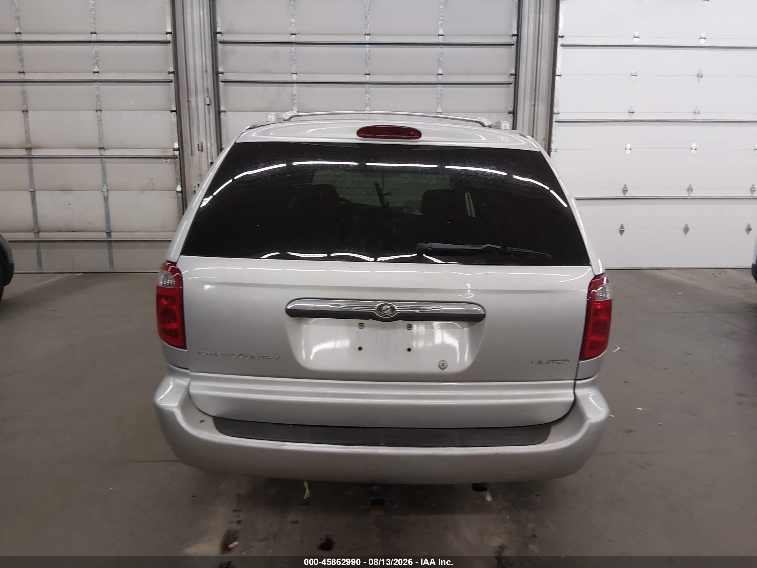 2003 Chrysler Town & Country Limited Серебряный vin: 2C8GP64L43R362603