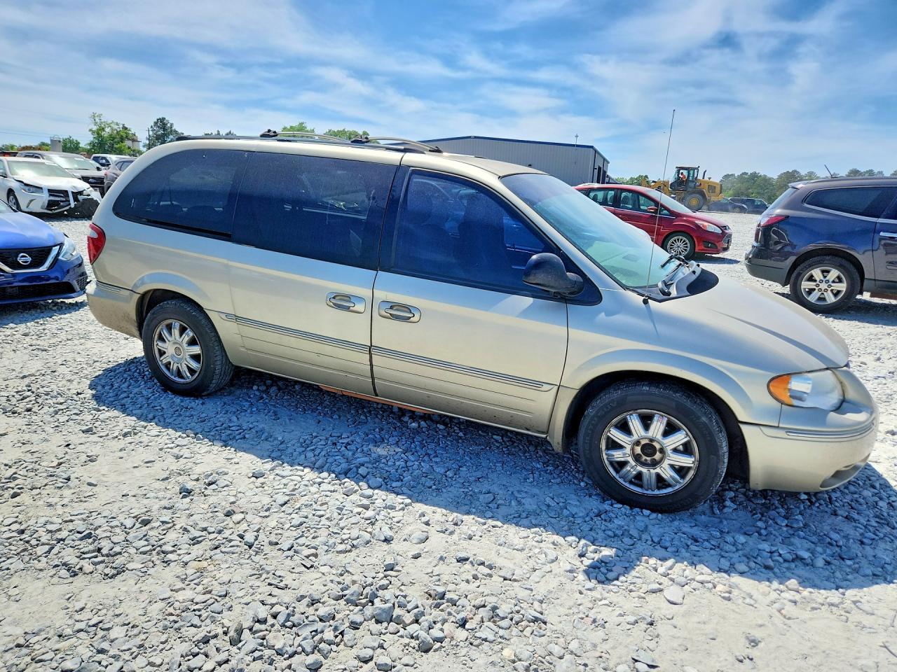 2005 Chrysler Town & Country Limited Gold vin: 2C8GP64L45R286206