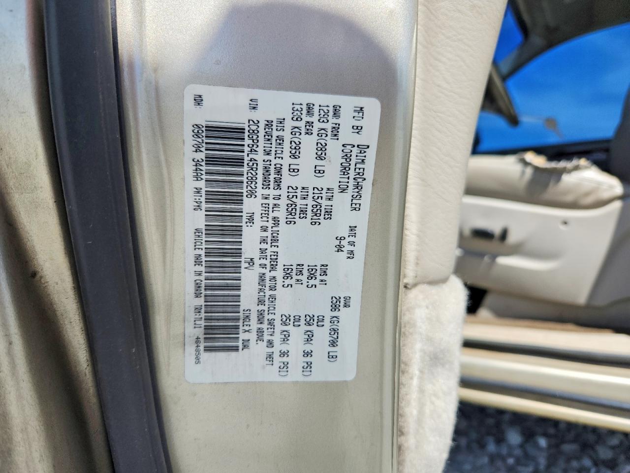 2005 Chrysler Town & Country Limited Gold vin: 2C8GP64L45R286206