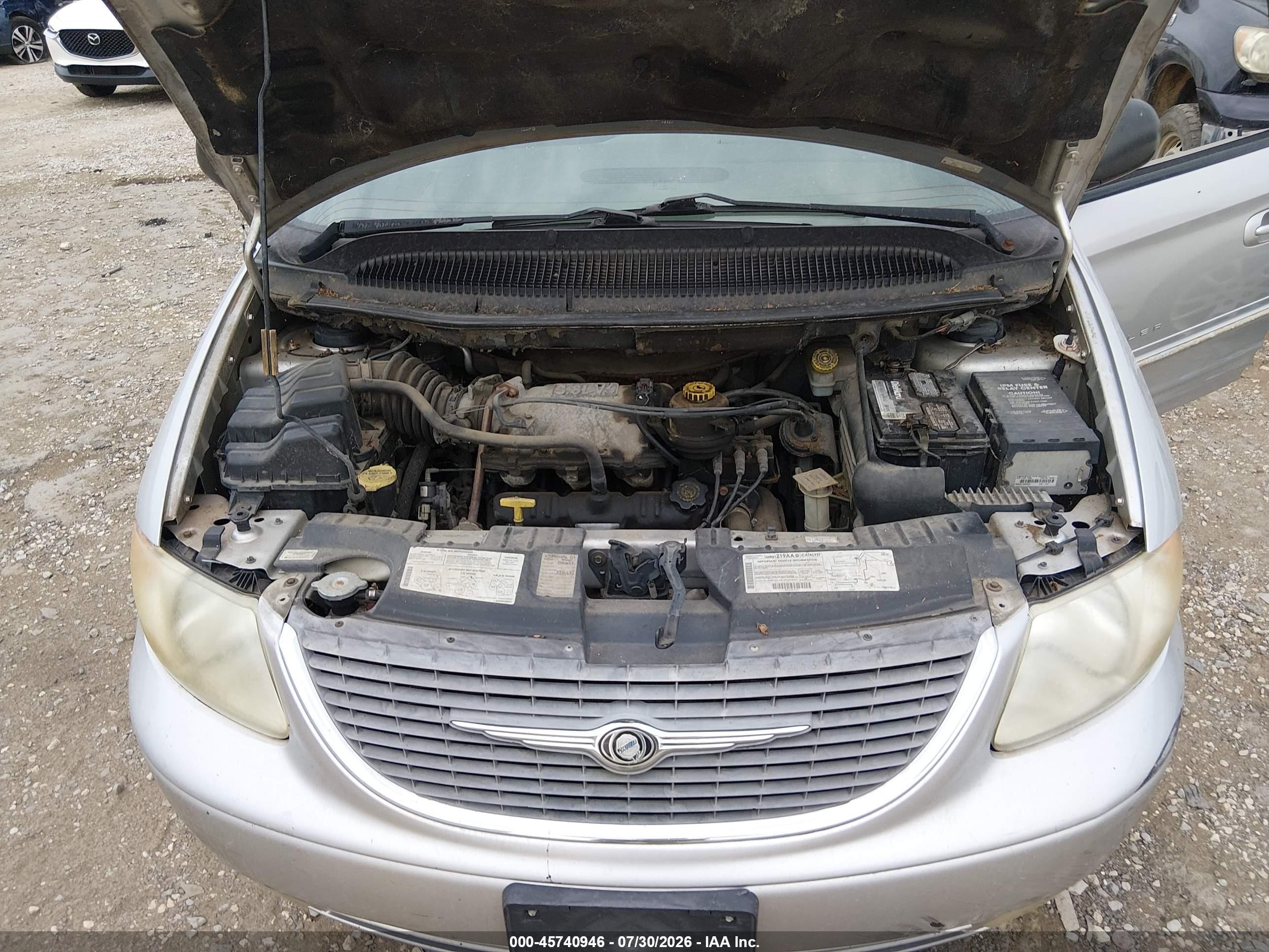 2001 Chrysler Town & Country Limited Silver vin: 2C8GP64L51R240555