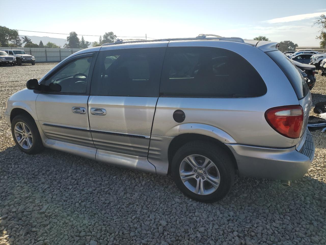 2001 Chrysler Town & Country Limited Silver vin: 2C8GP64L51R240670