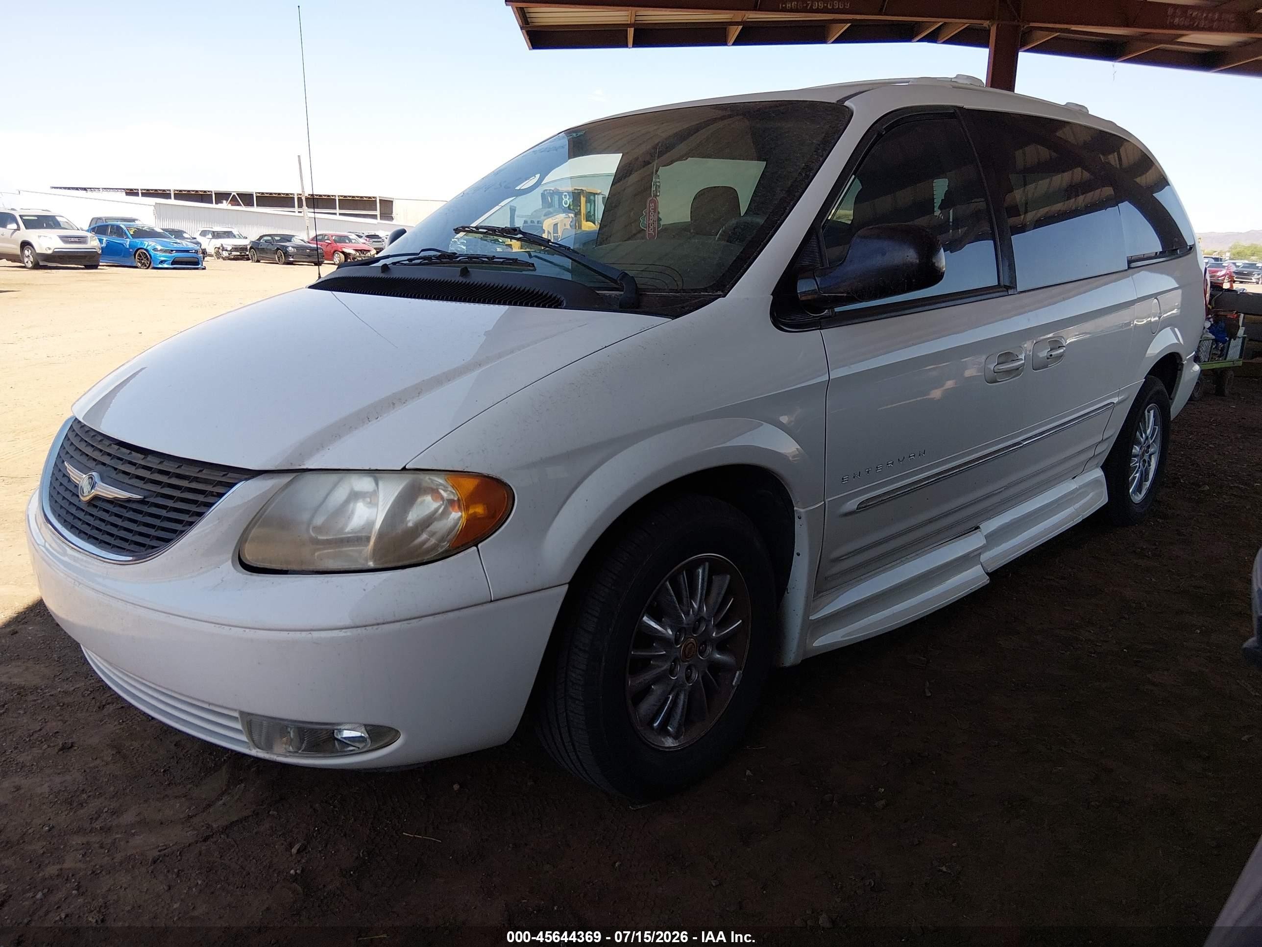 2002 Chrysler Town & Country Limited White vin: 2C8GP64L52R533230