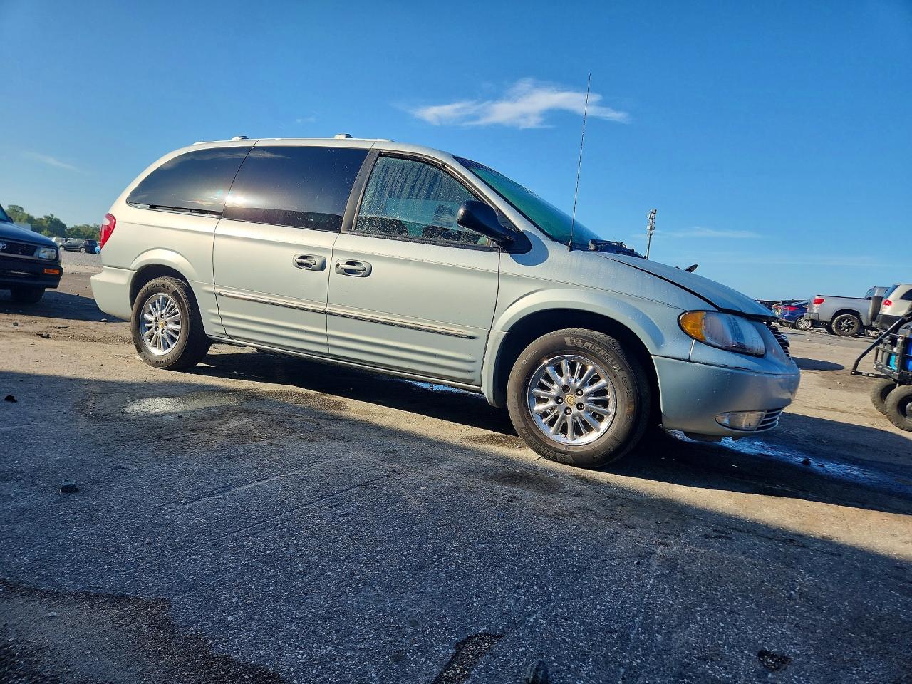 2002 Chrysler Town & Country Limited Blue vin: 2C8GP64L52R638771