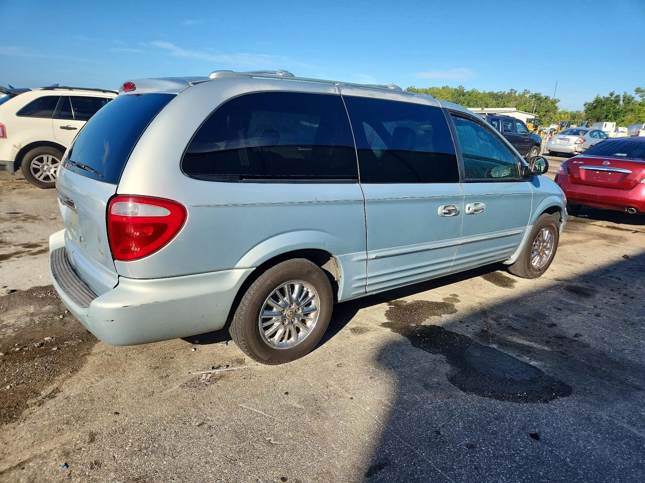 2002 Chrysler Town & Country Limited Blue vin: 2C8GP64L52R638771