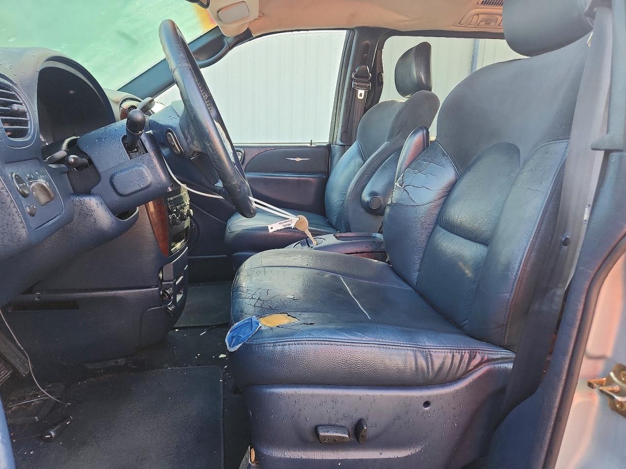2002 Chrysler Town & Country Limited Blue vin: 2C8GP64L52R638771