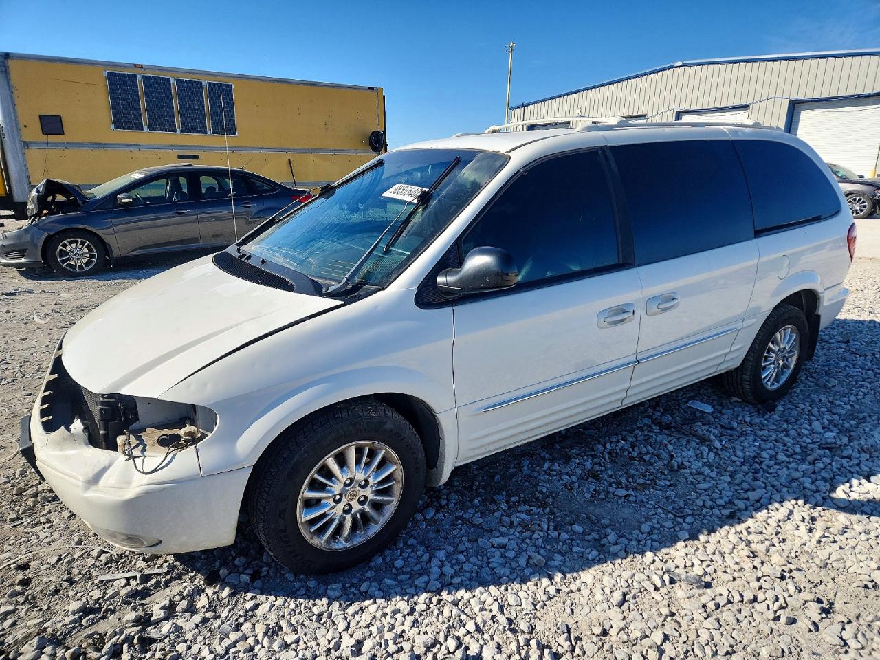 2003 Chrysler Town & Country Limited White vin: 2C8GP64L53R108320
