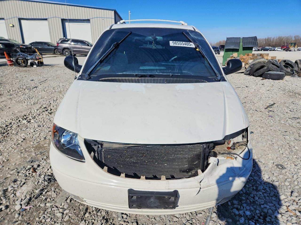 2003 Chrysler Town & Country Limited White vin: 2C8GP64L53R108320