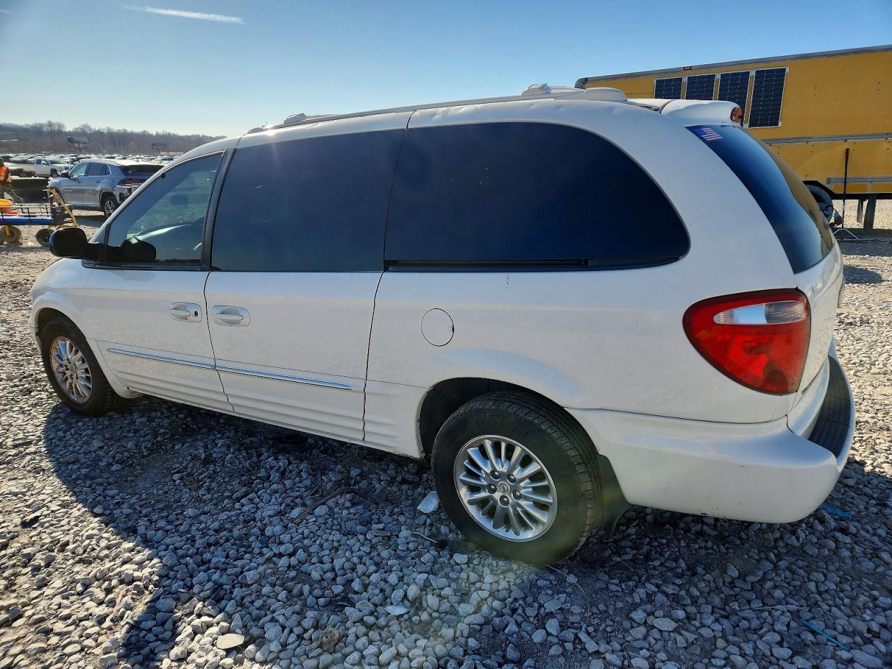2003 Chrysler Town & Country Limited White vin: 2C8GP64L53R108320