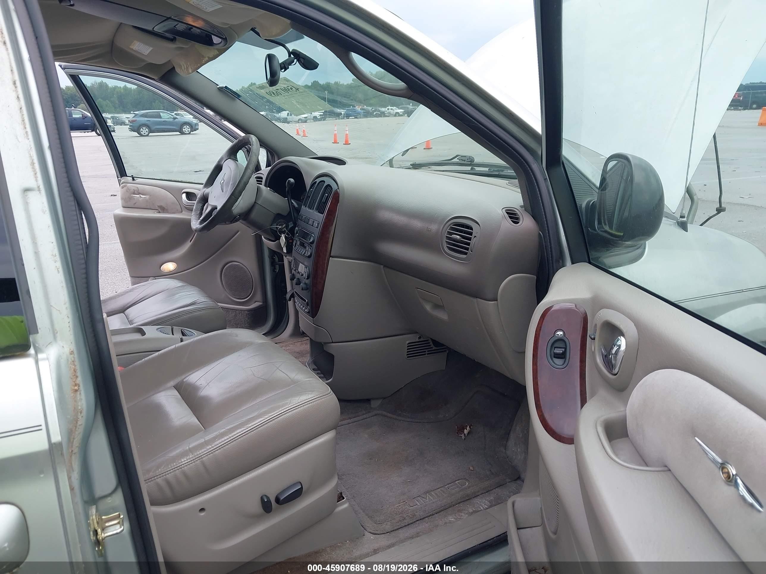 2003 Chrysler Town & Country Limited Silver vin: 2C8GP64L53R215545