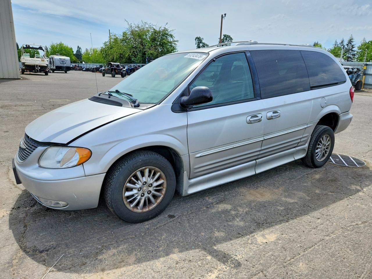 2004 Chrysler Town & Country Limited Silver vin: 2C8GP64L54R618619